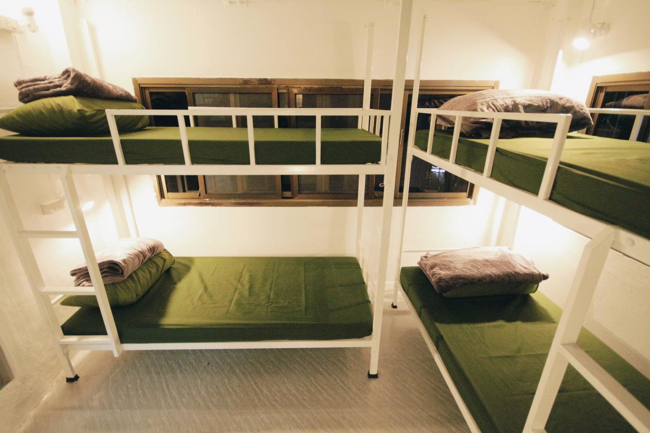 Mint Hostel Bangkok Bagian luar foto