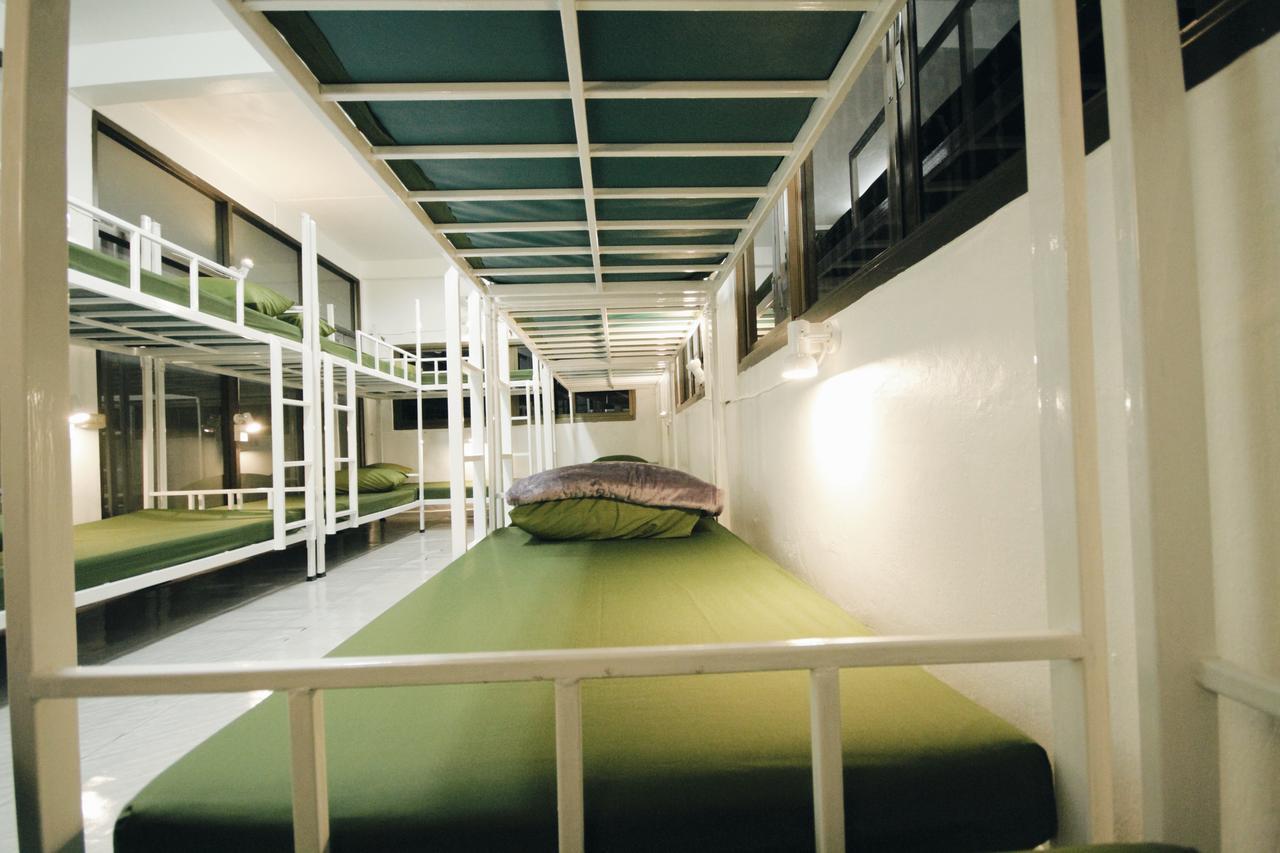 Mint Hostel Bangkok Bagian luar foto