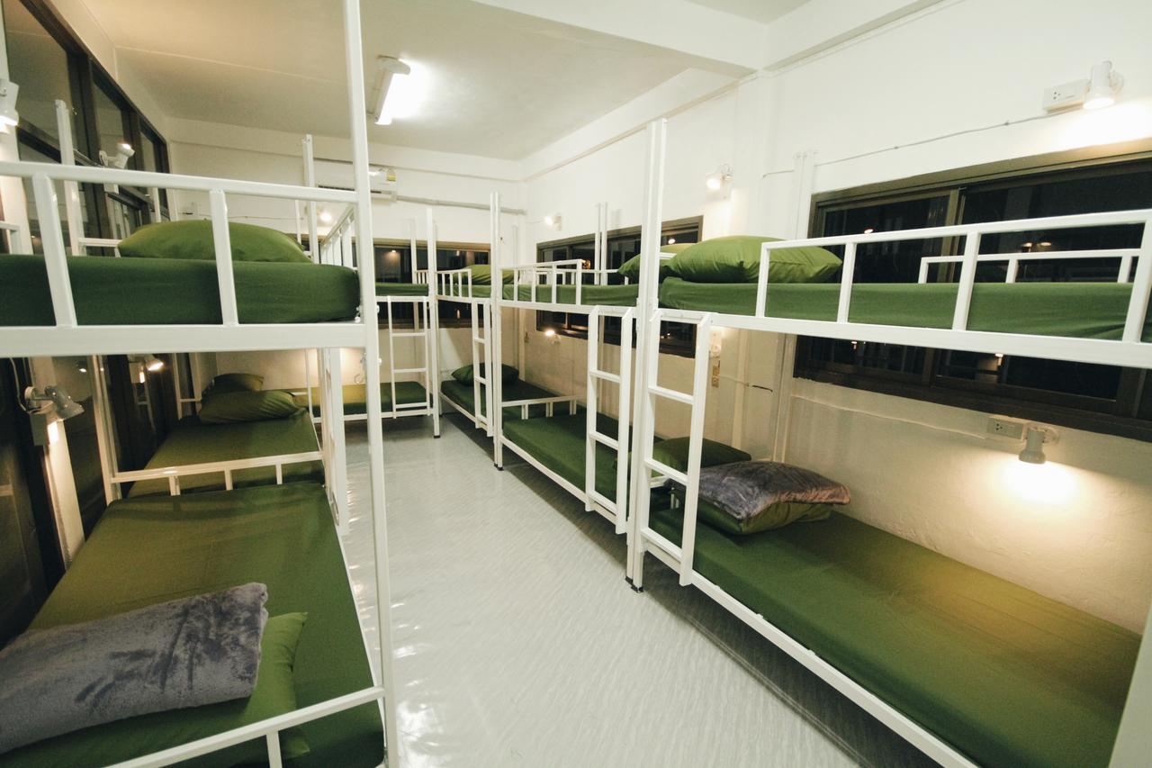 Mint Hostel Bangkok Bagian luar foto