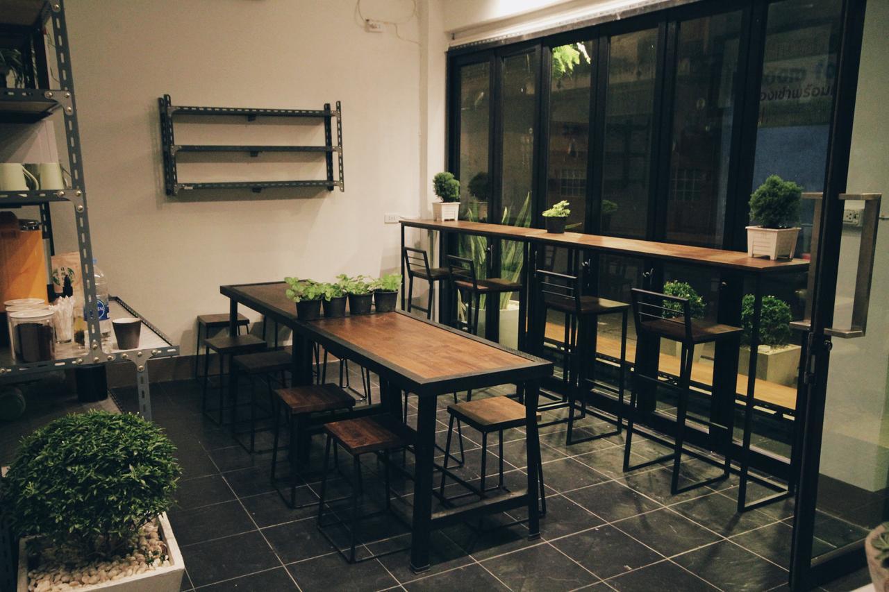 Mint Hostel Bangkok Bagian luar foto