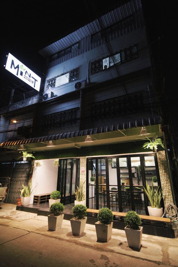 Mint Hostel Bangkok Bagian luar foto