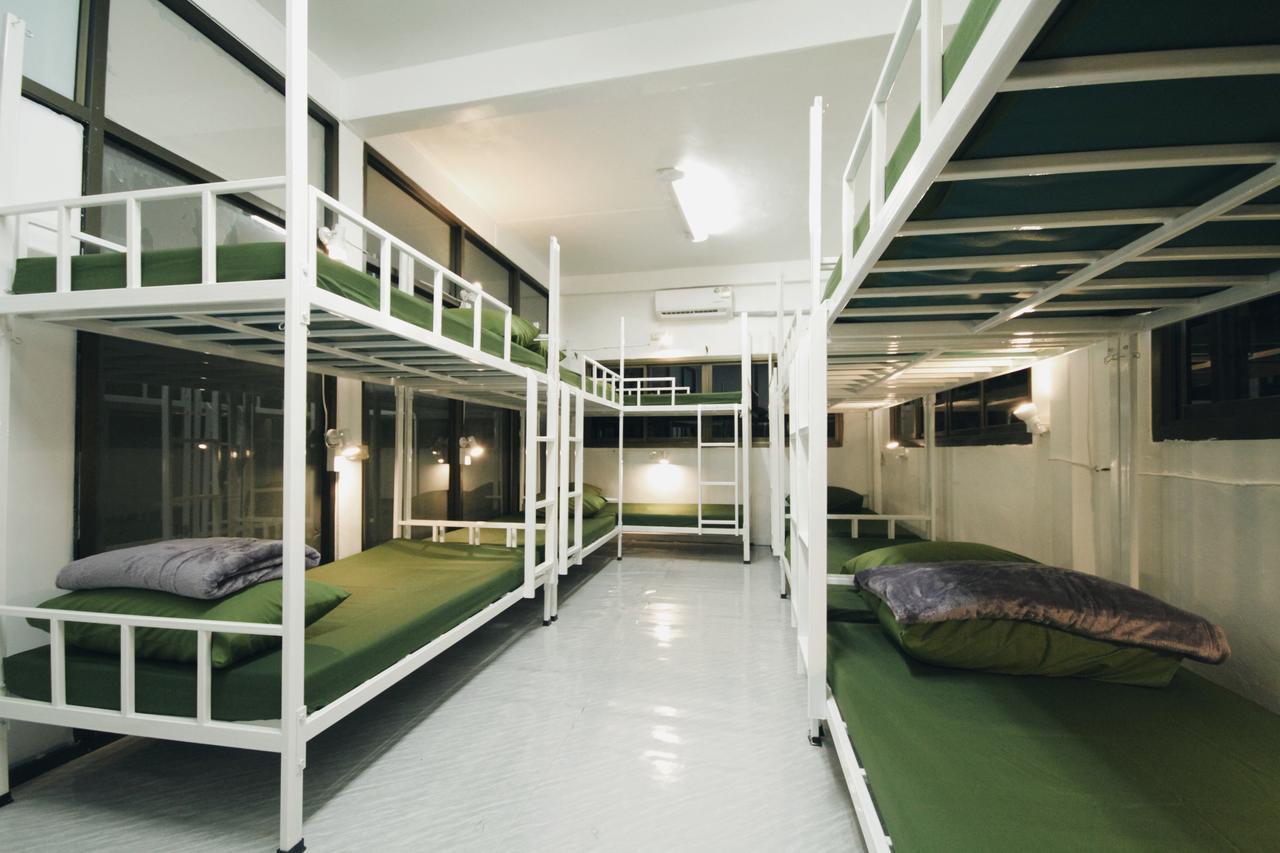 Mint Hostel Bangkok Bagian luar foto