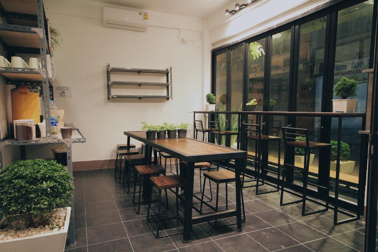Mint Hostel Bangkok Bagian luar foto