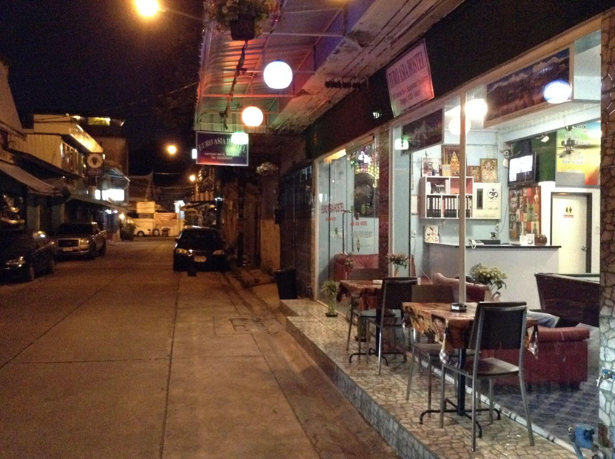 Mint Hostel Bangkok Bagian luar foto