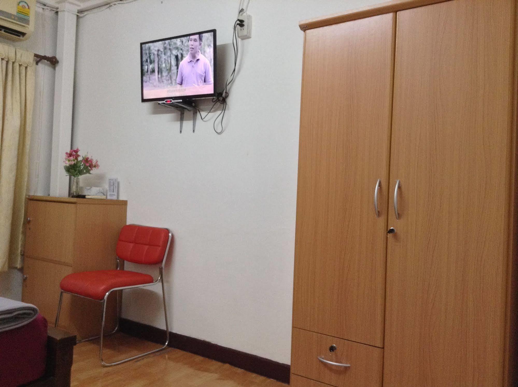 Mint Hostel Bangkok Bagian luar foto