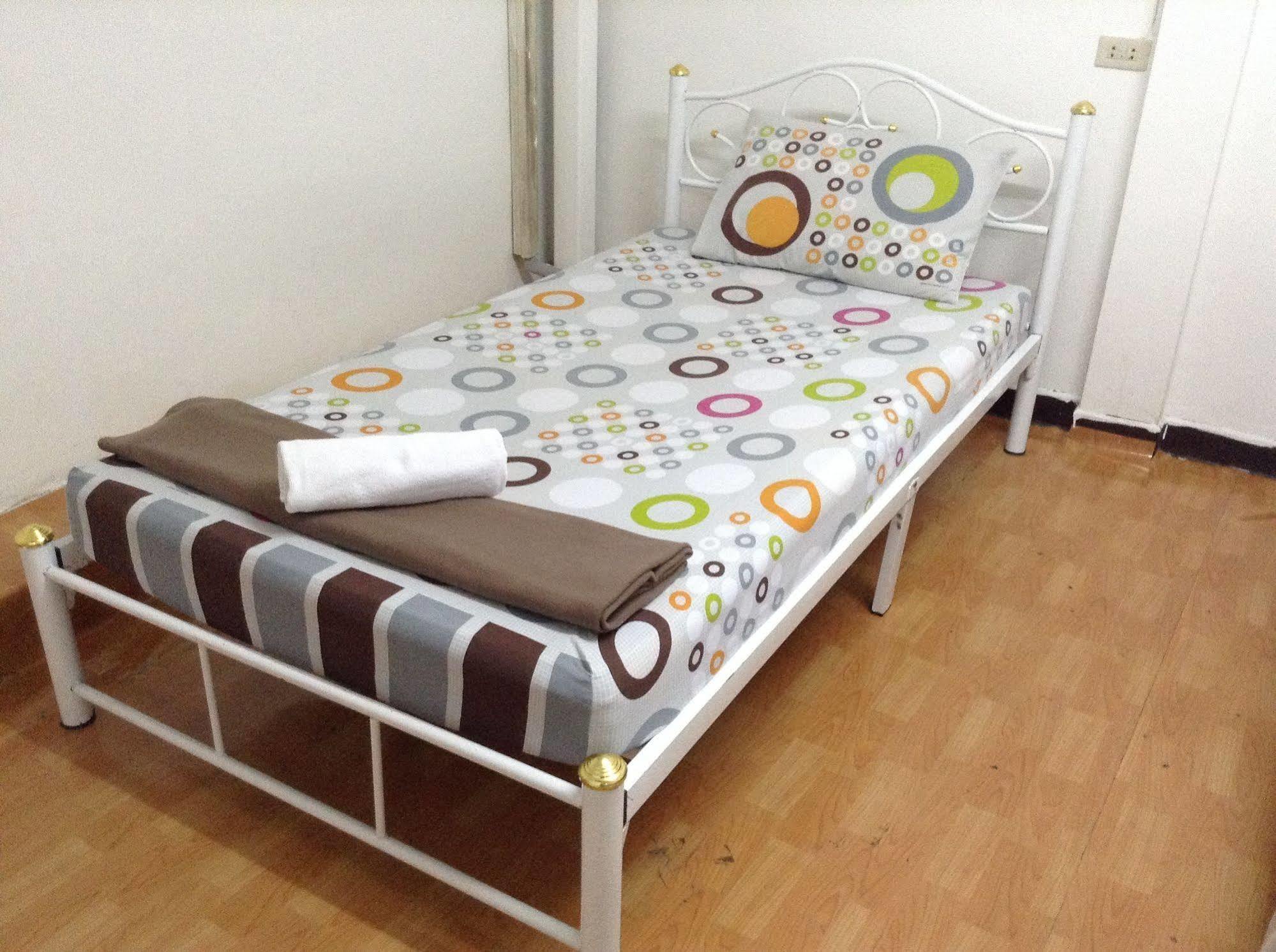 Mint Hostel Bangkok Bagian luar foto