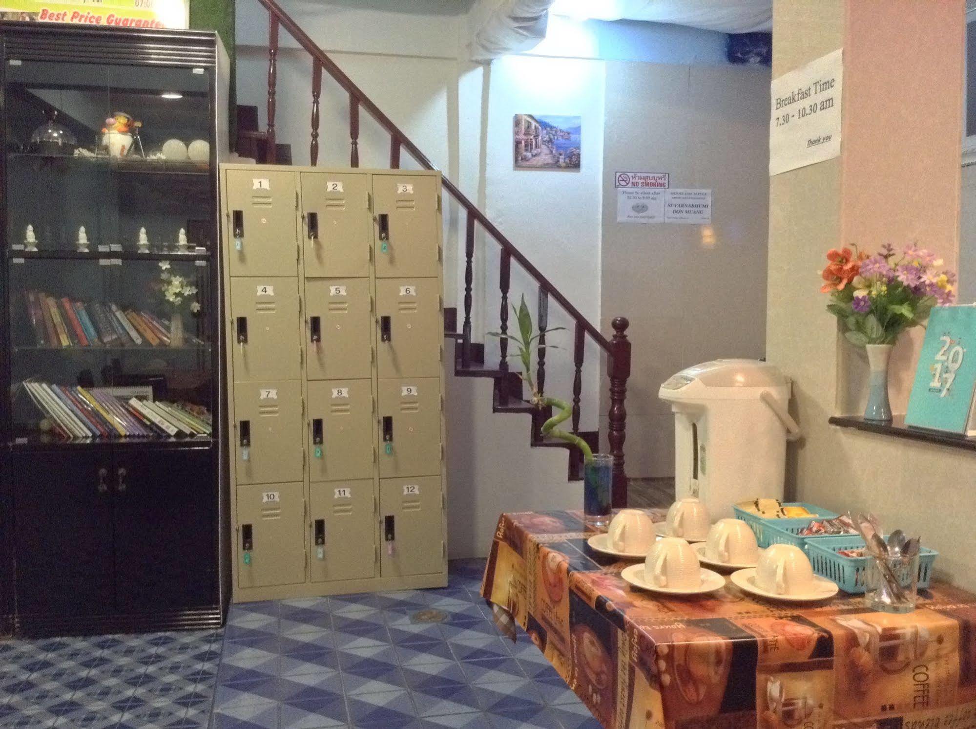 Mint Hostel Bangkok Bagian luar foto