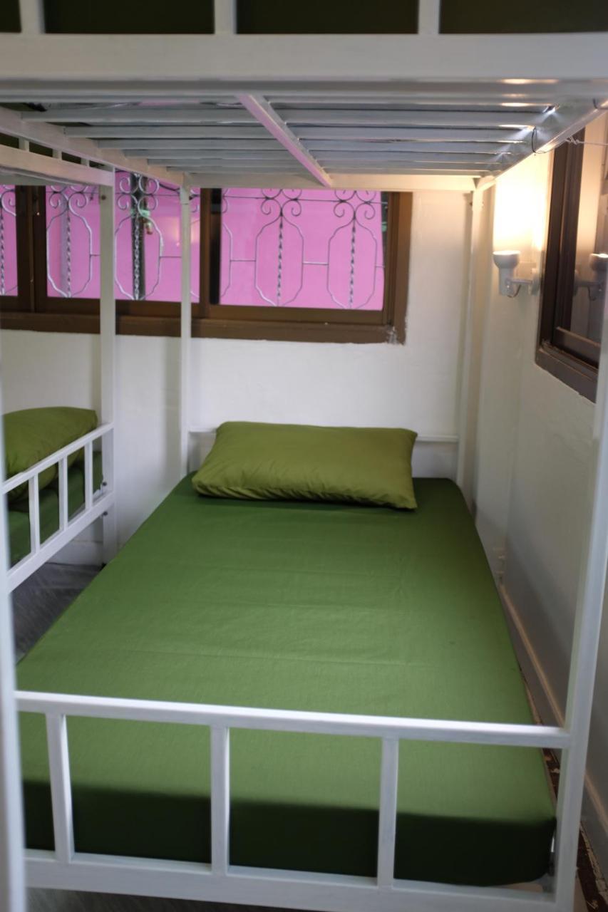 Mint Hostel Bangkok Bagian luar foto